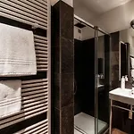 First - By Myhomeincomo شقة كومو